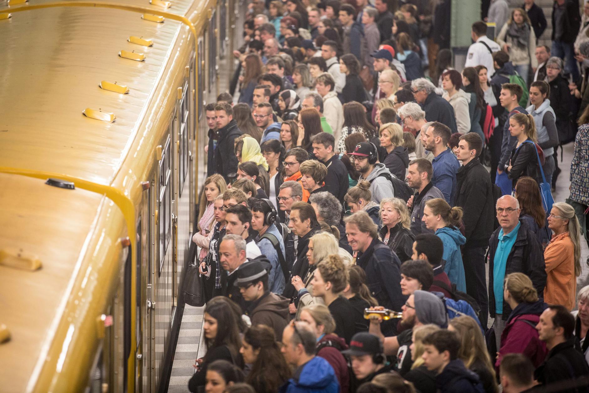 Zu viele Fahrgäste, zu wenig Wagen: Verschärft sich die Krise bei der U-Bahn bald noch mehr?