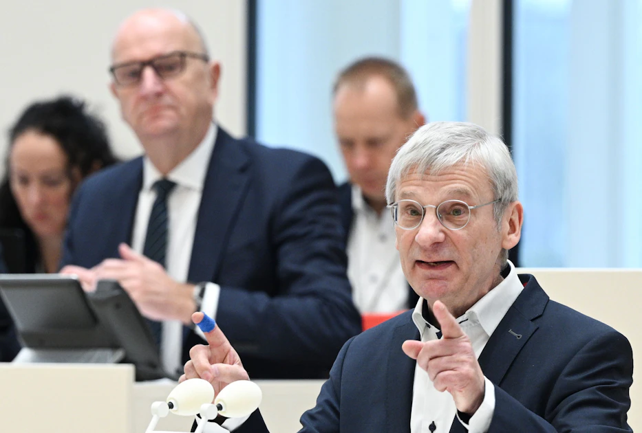 Koalitionskrise in Brandenburg: AfD will Ministerpräsident Woidke zur Vertrauensfrage bewegen