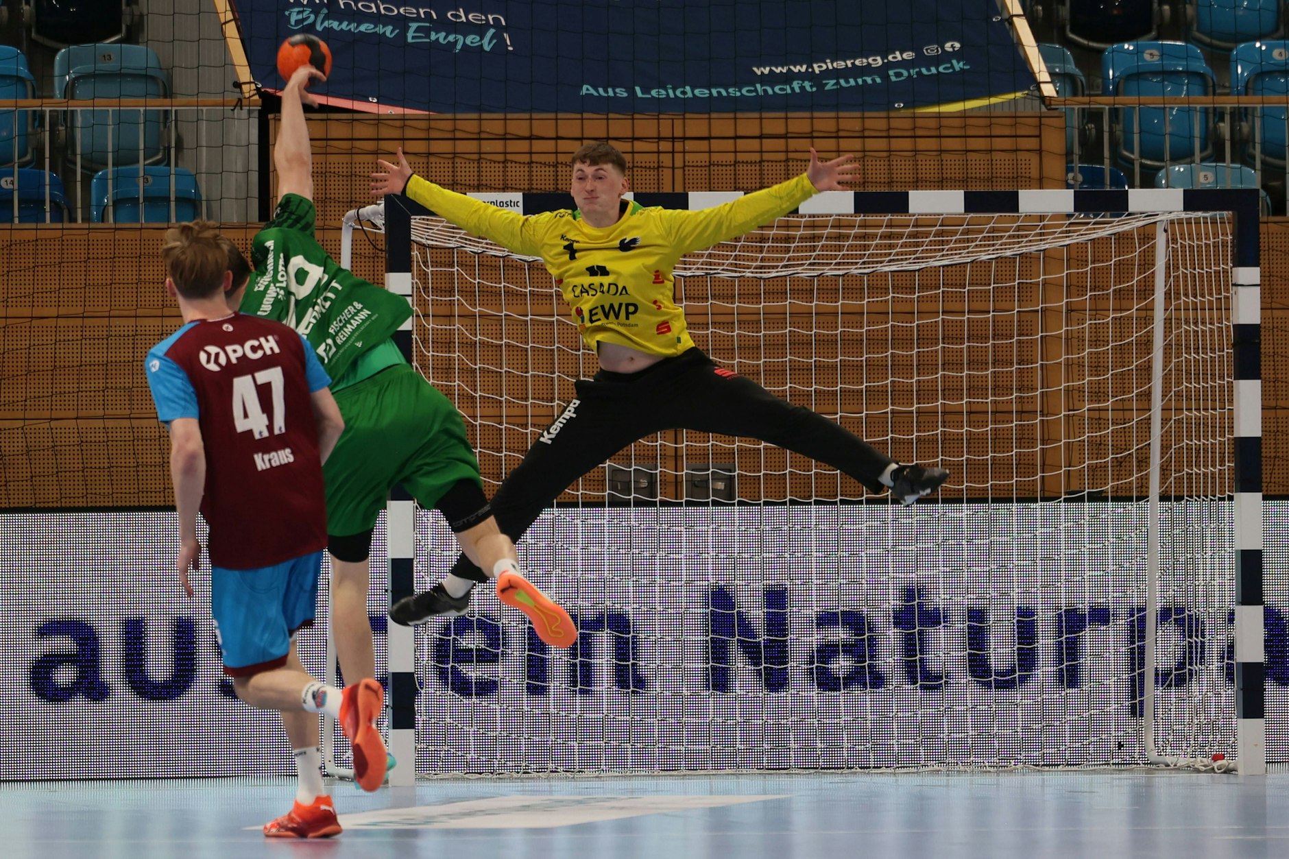 Frederik Höler in Aktion gegen die Eulen Ludwigshafen.