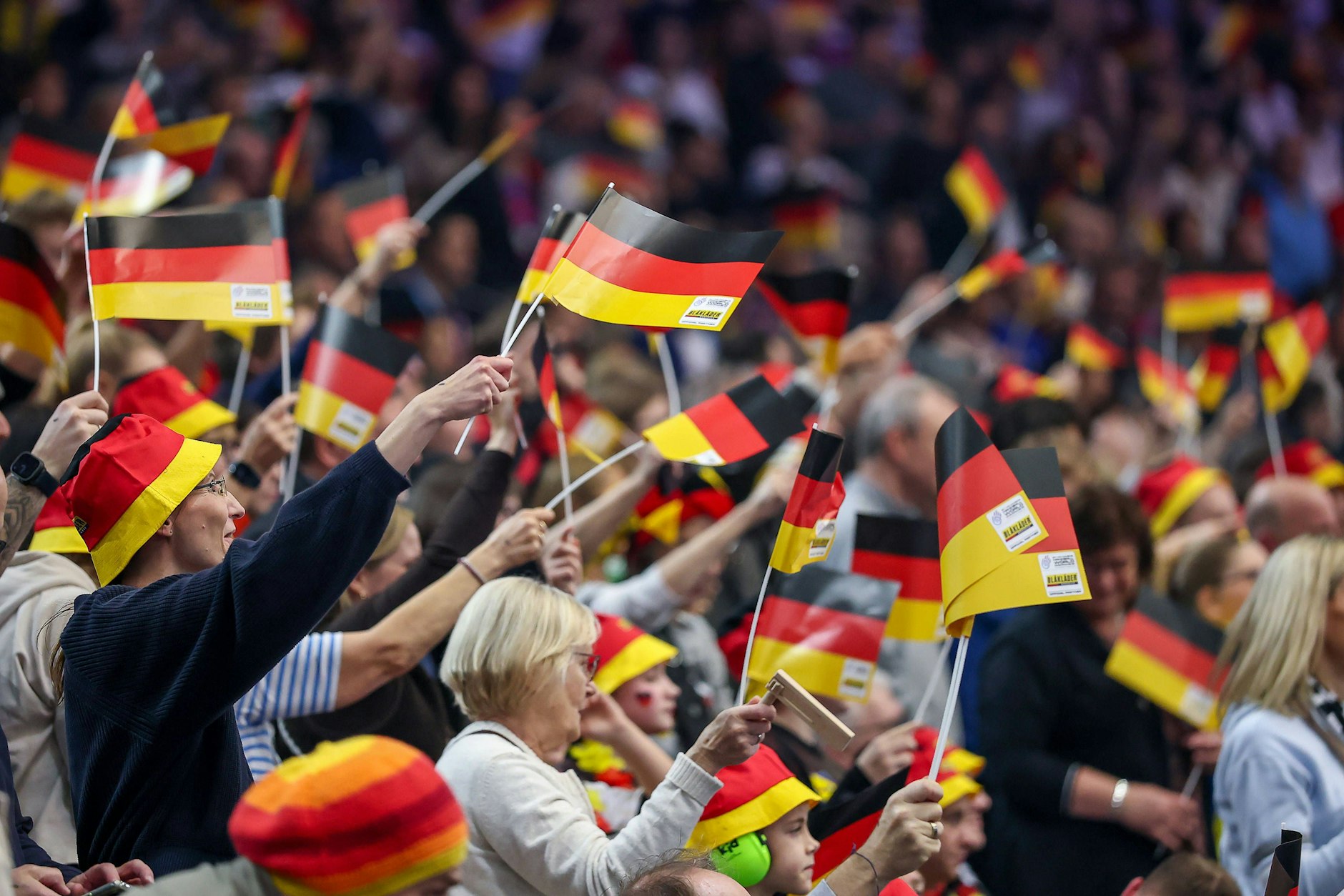 Riesenstimmung in der Dortmunder Westfalenhalle bei den DHB-Frauen.