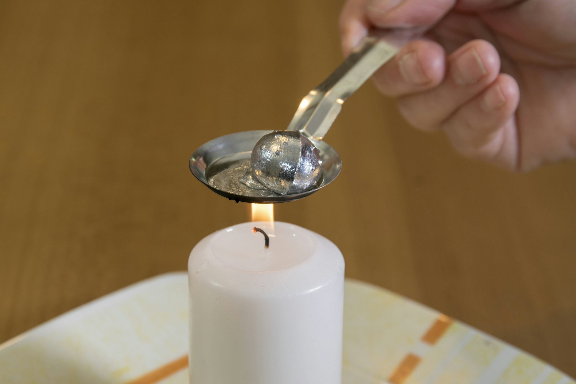 Auch an Neujahr versuchen sich viele an der Wahrsagerei.