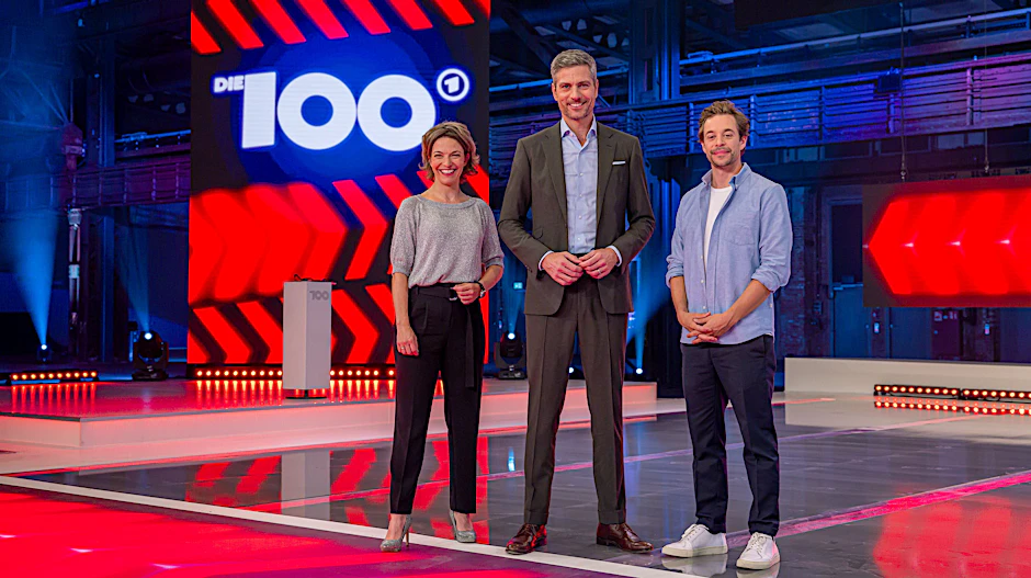 Moderatoren der ARD-Sendung „Die 100“: Anna Planken, Ingo Zamperoni und Tobias Krell (v.l.n.r.)