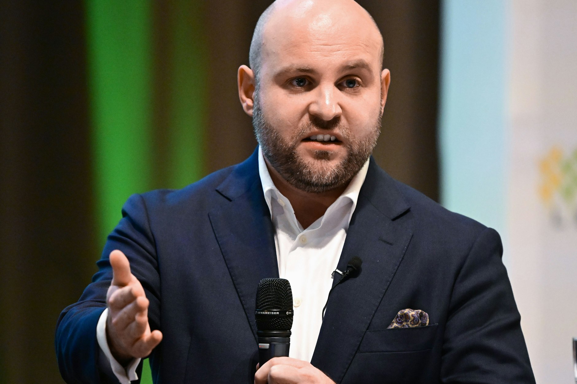 Markus Frohnmaier (AfD) schreibt auf X: „Viele Iraner wünschen sich keine Intervention von außen.“