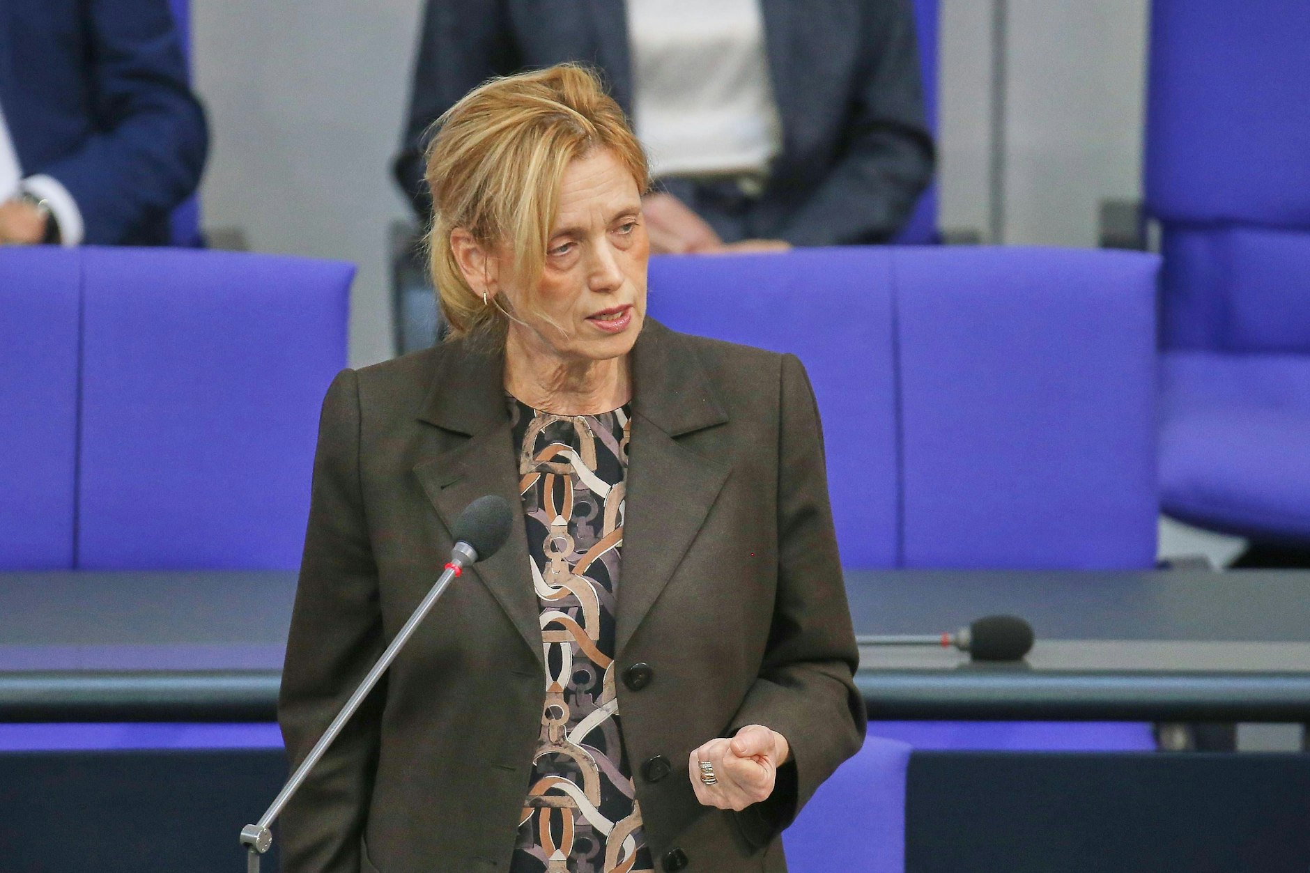 Bundesbildungsministerin Karin Prien verteidigte die Aussage von Bundeskanzler Friedrich Merz bei der Polit-Talkshow „Markus Lanz“.