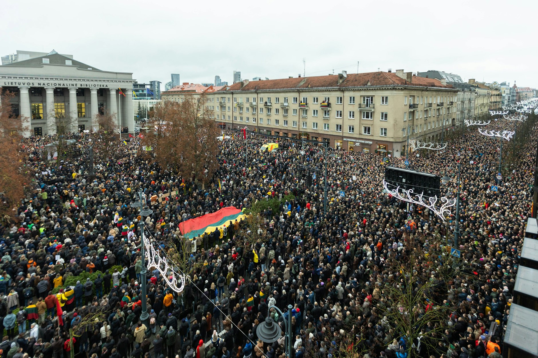 Im Zentrum von Vilnius fand am Wochenende eine Groß-Demonstration gegen die ÖRR-Pläne der Regierung statt.