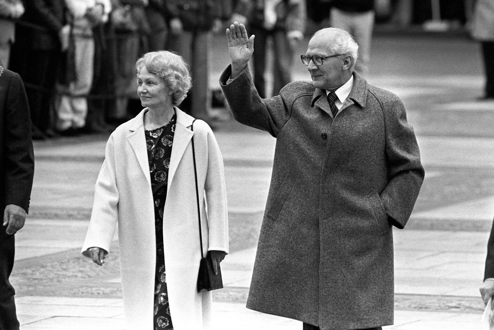 Nach der Entlassung aus der Untersuchungshaft wurden Erich und Margot Honecker wieder vereint.