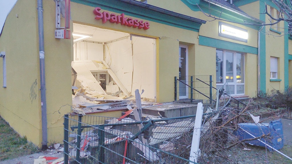 Zwei-Explosionen-in-Borkheide-Chaos-und-Tr-mmer-bis-zum-Supermarkt-