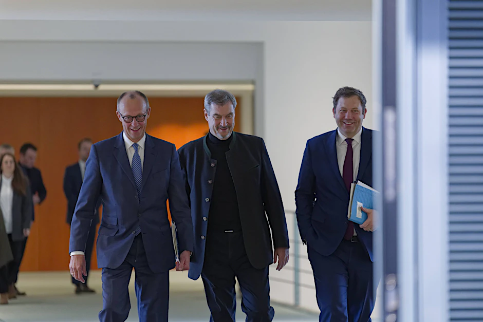 Bundeskanzler Friedrich Merz (CDU), Bayerns Ministerpräsident Markus Söder (CSU) und Bundesfinanzminister Lars Klingbeil (SPD)