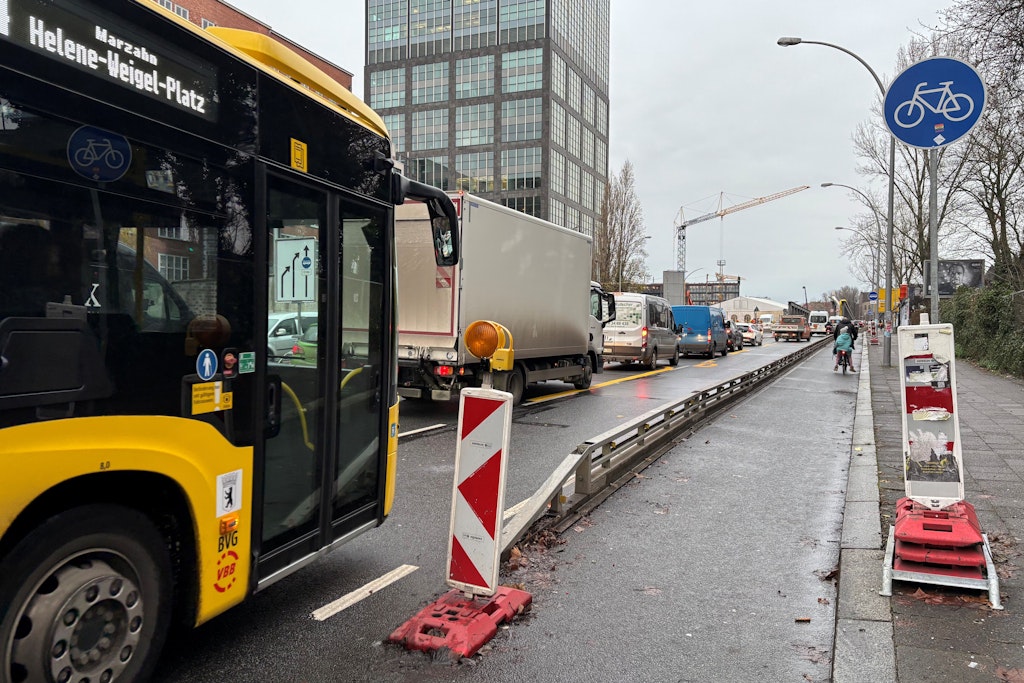 Stau-Hotspot Elsenbrücke in Treptow: Grüne attackieren CDU – und präsentieren radikalen A100-Plan