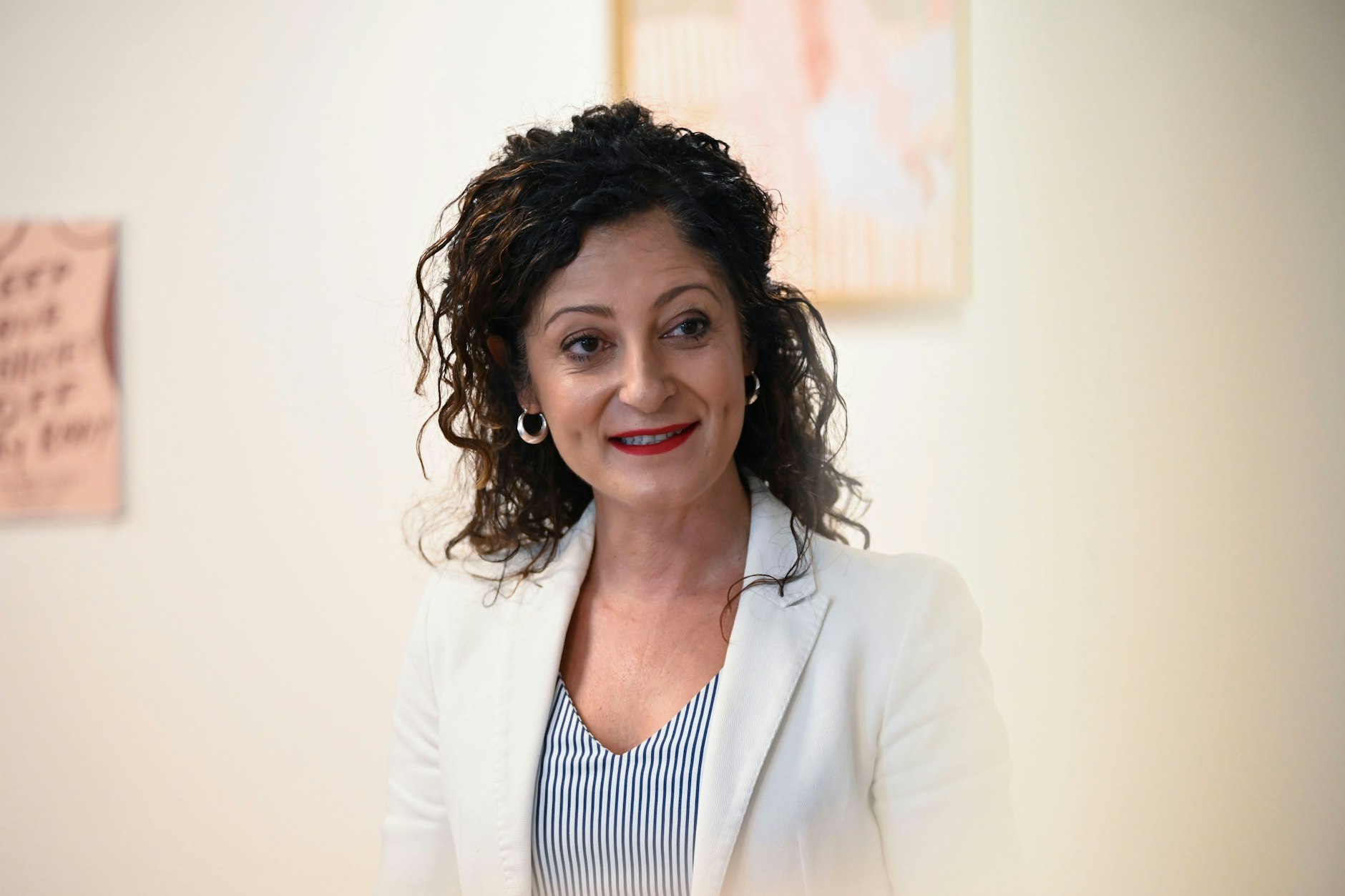 Sozialsenatorin Cansel Kiziltepe (SPD) freut sich über die Erhöhung des Landesmindestlohns: Wer für Berlin arbeitet, sollte auch fair bezahlt werden.