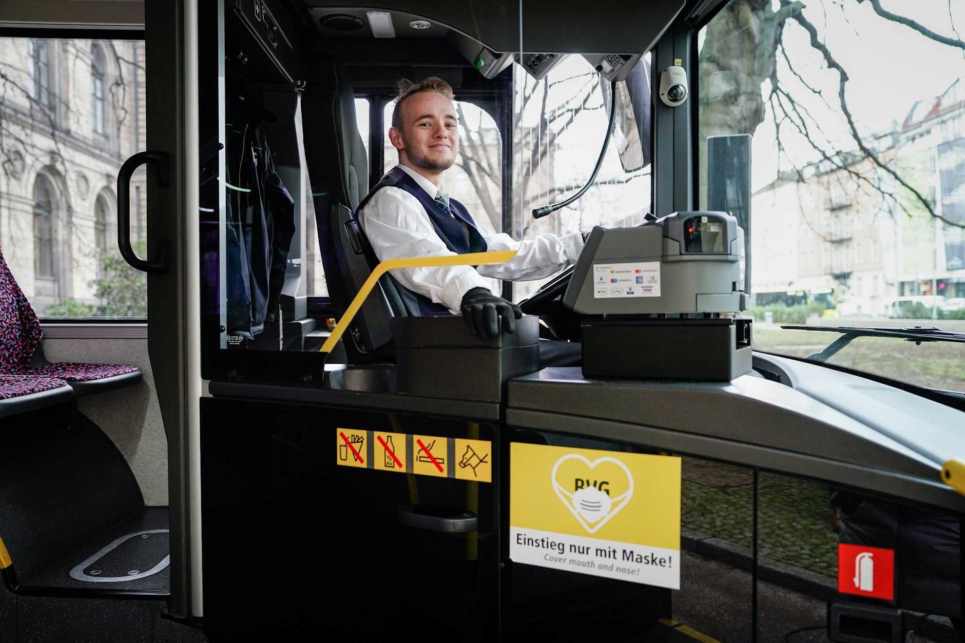 Auch alle Mitarbeiter der BVG betrifft die Erhöhung des Berliner Mindestlohns.