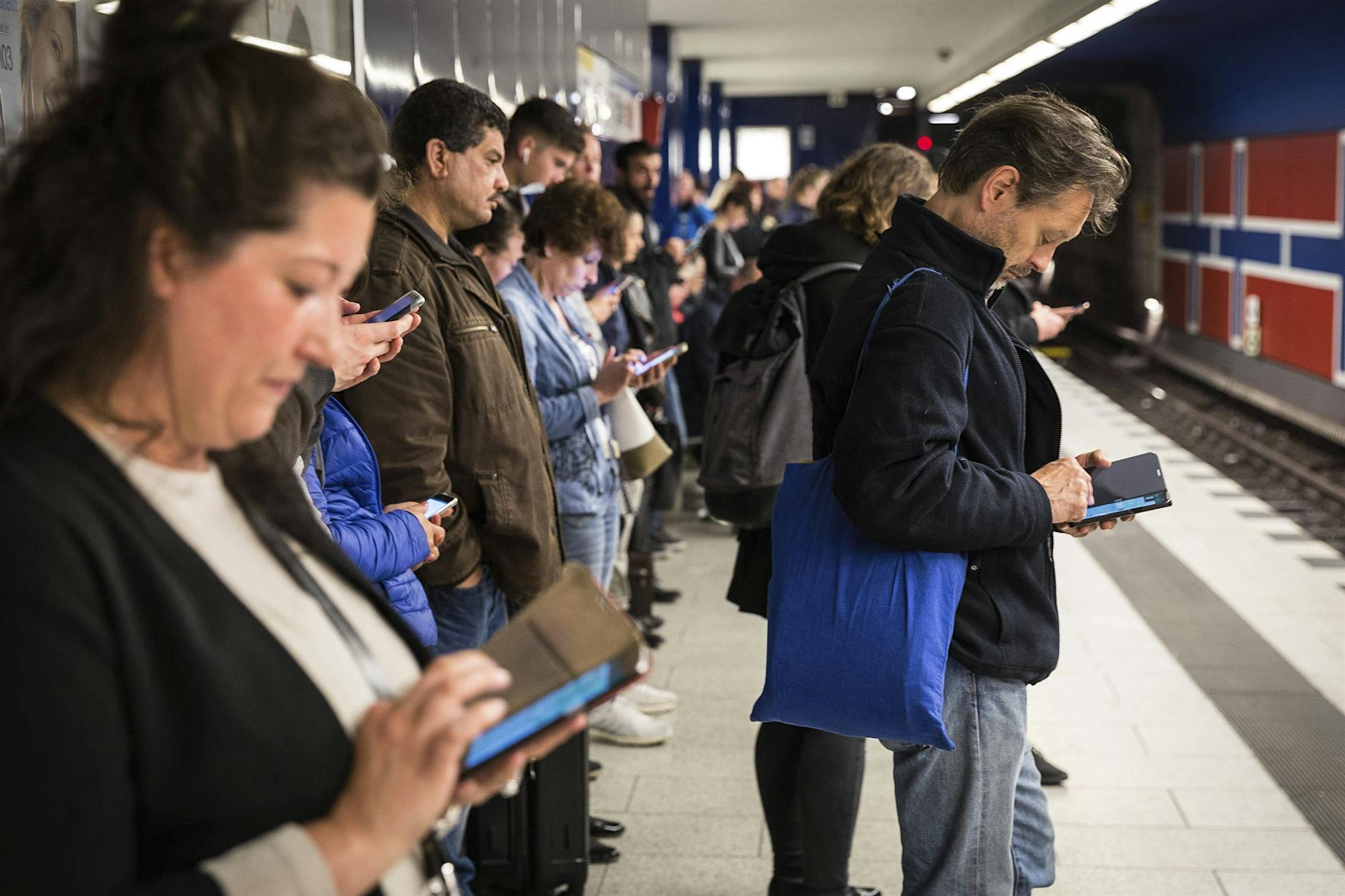 Wo Berlins U-Bahnhöfe beim Gratis-WLAN schwächeln und was die BVG plant