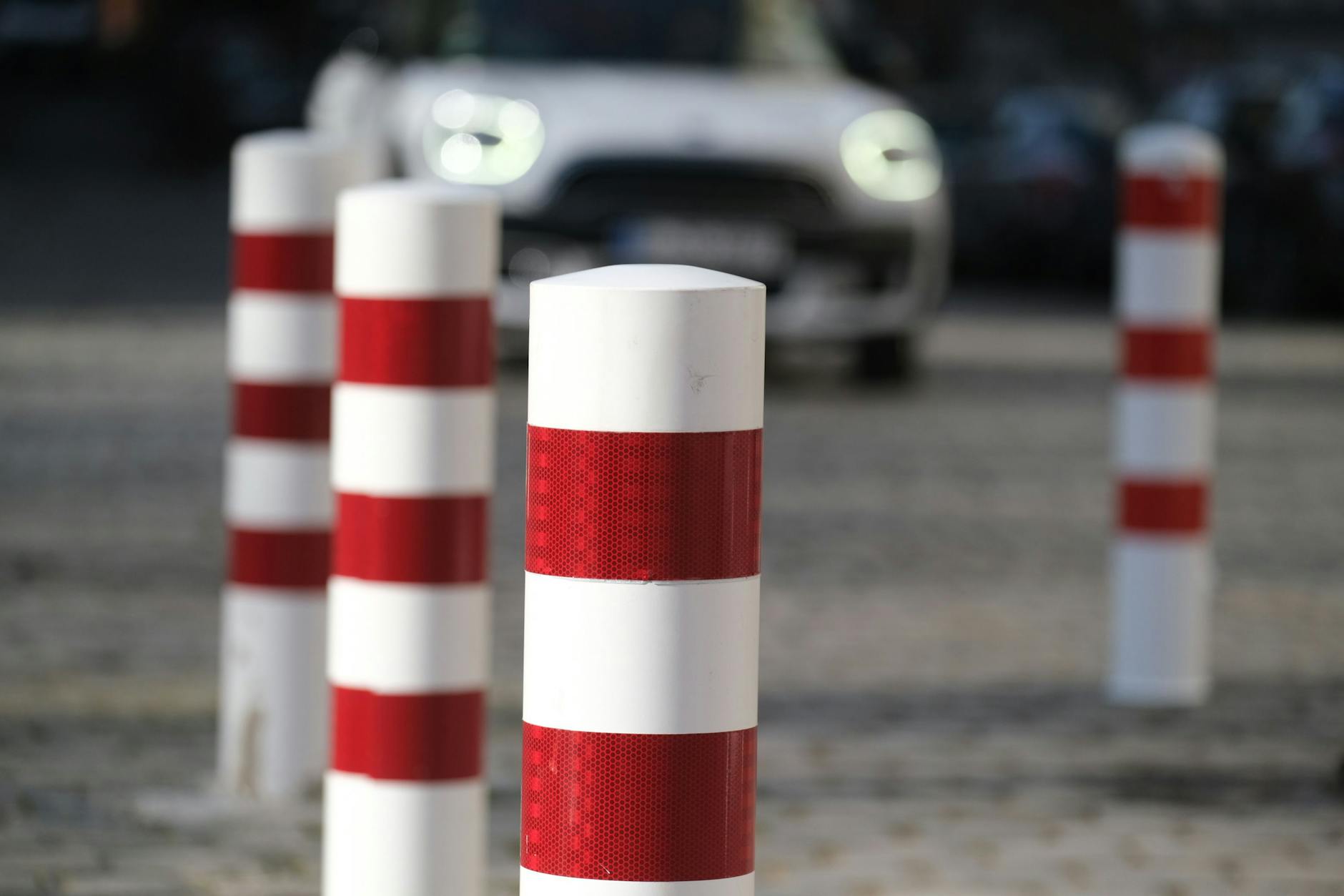 Poller sorgen vor allem bei Autofahrern für Ärger, auch in Friedrichshain.
