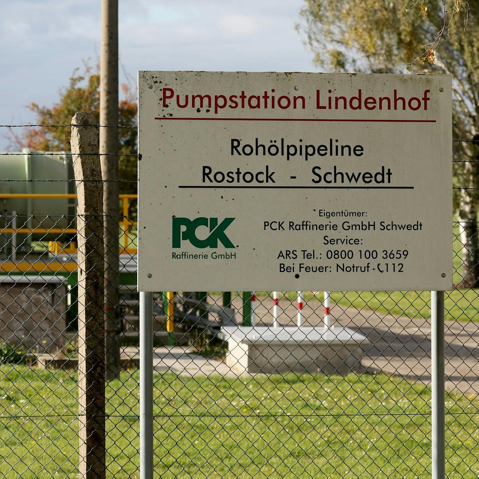 PCK Schwedt: Meterhohe Ölfontäne in der Uckermark