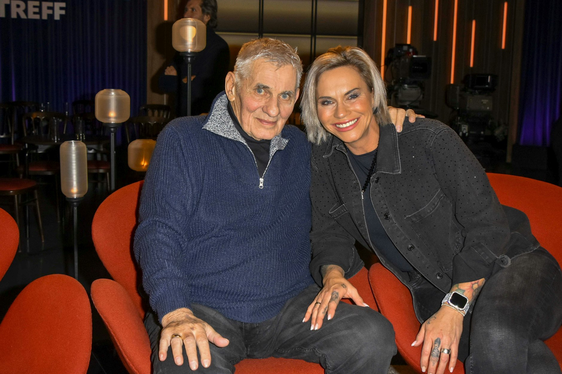 Heinz Hoenig und seine Frau Annika Kärsten-Hoenig im November 2025.