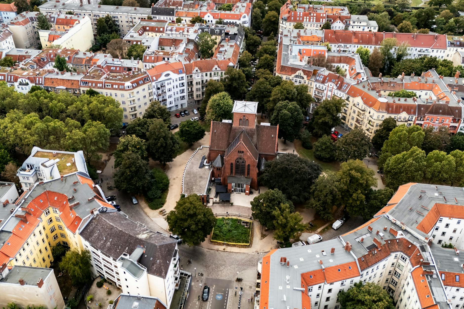 Der Schillerkiez rund um den Herrfurthplatz, hier haben Autofahrer es bald schwer.