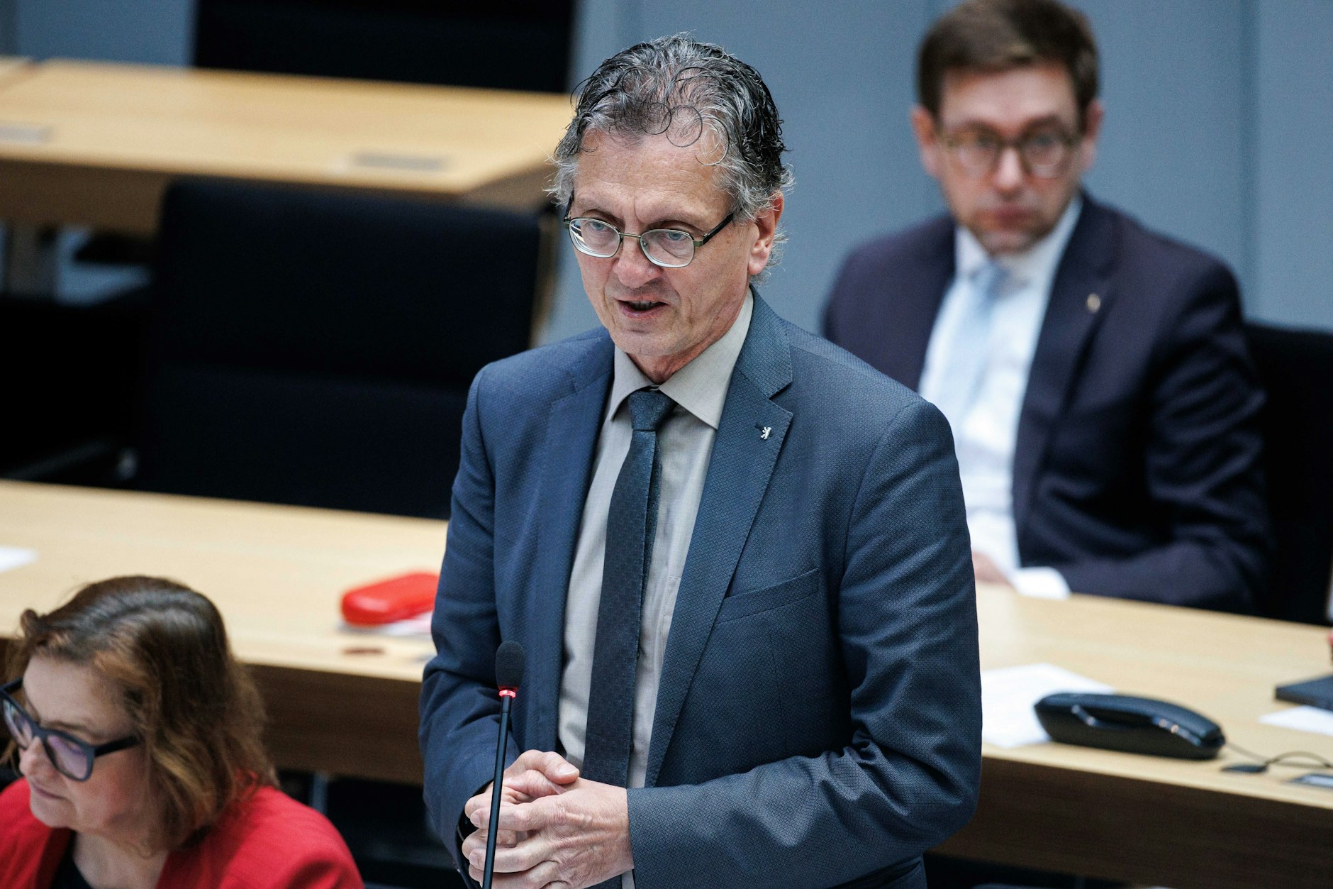 Die Berliner Wohnungskrise nimmt immer dramatischere Züge an. Schuld daran, so heißt es aus der Branche, sei allein der Bausenator.