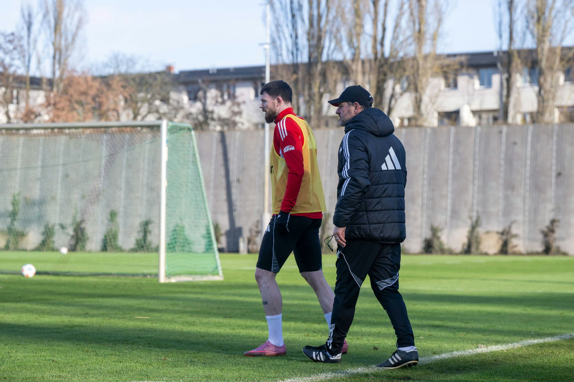 Üben, üben, üben! Union-Trainer Steffen Baumgart will Stürmer Oliver Burke zur Tormaschine machen. 