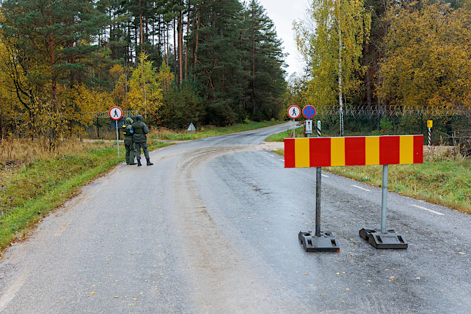 Die Straße an der Grenze zwischen Estland und Russland Mitte Oktober 2025.