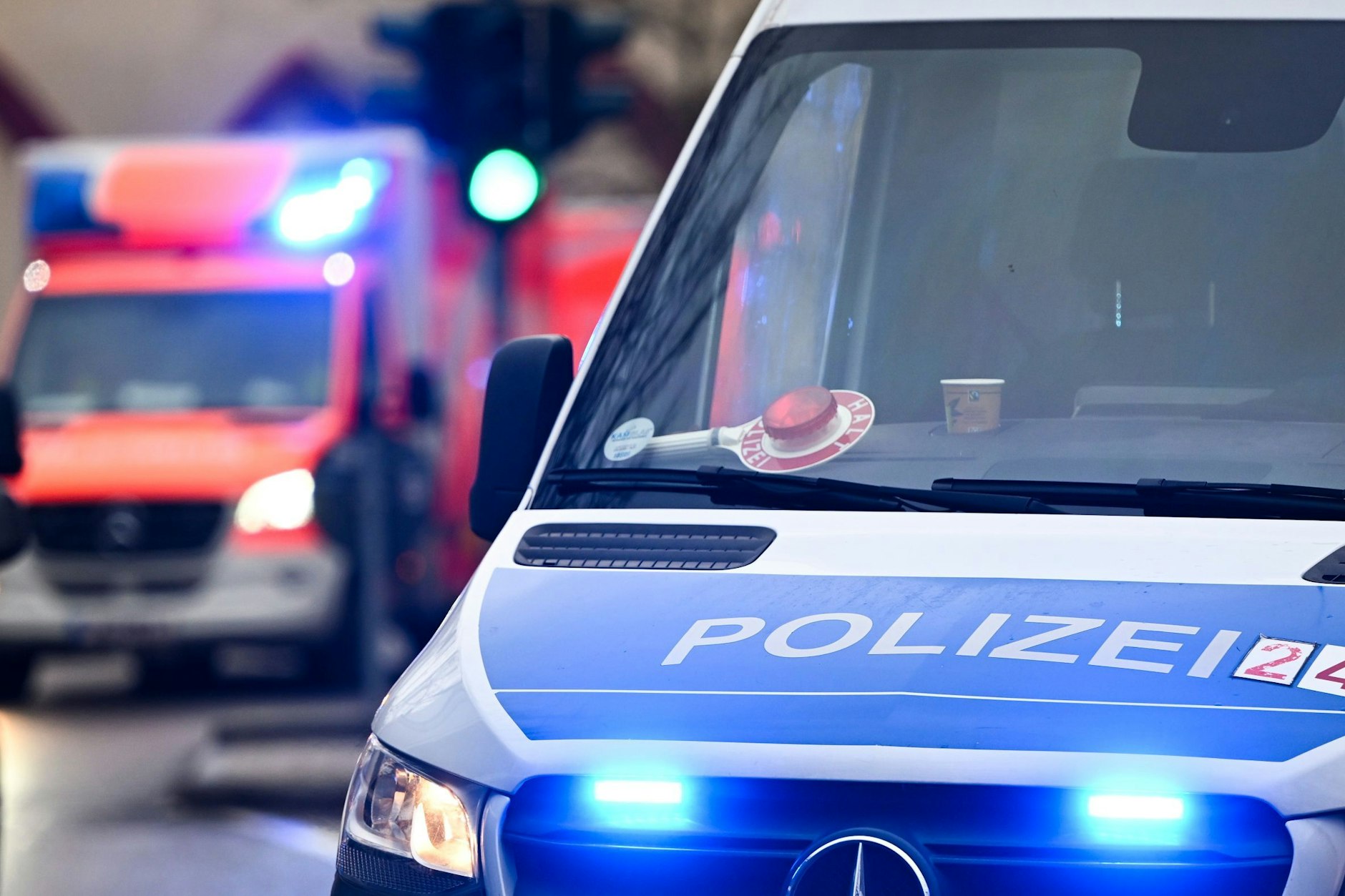 Überfall auf Geldtransporter in Charlottenburg scheitert: Täter auf der Flucht