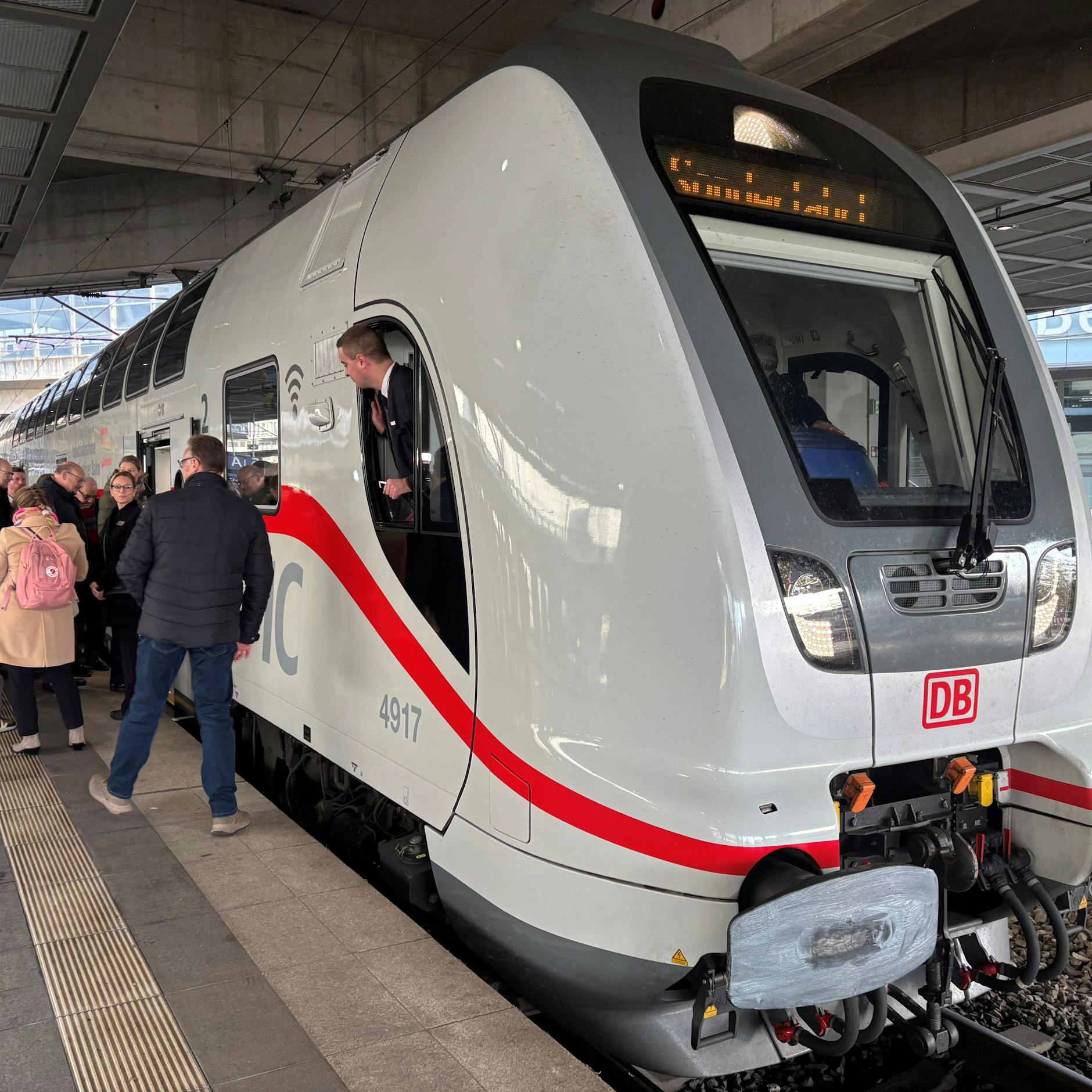 Image - Vom Problemfall zur Paradefahrt: Die Dresdner Bahn nimmt endlich den Betrieb auf