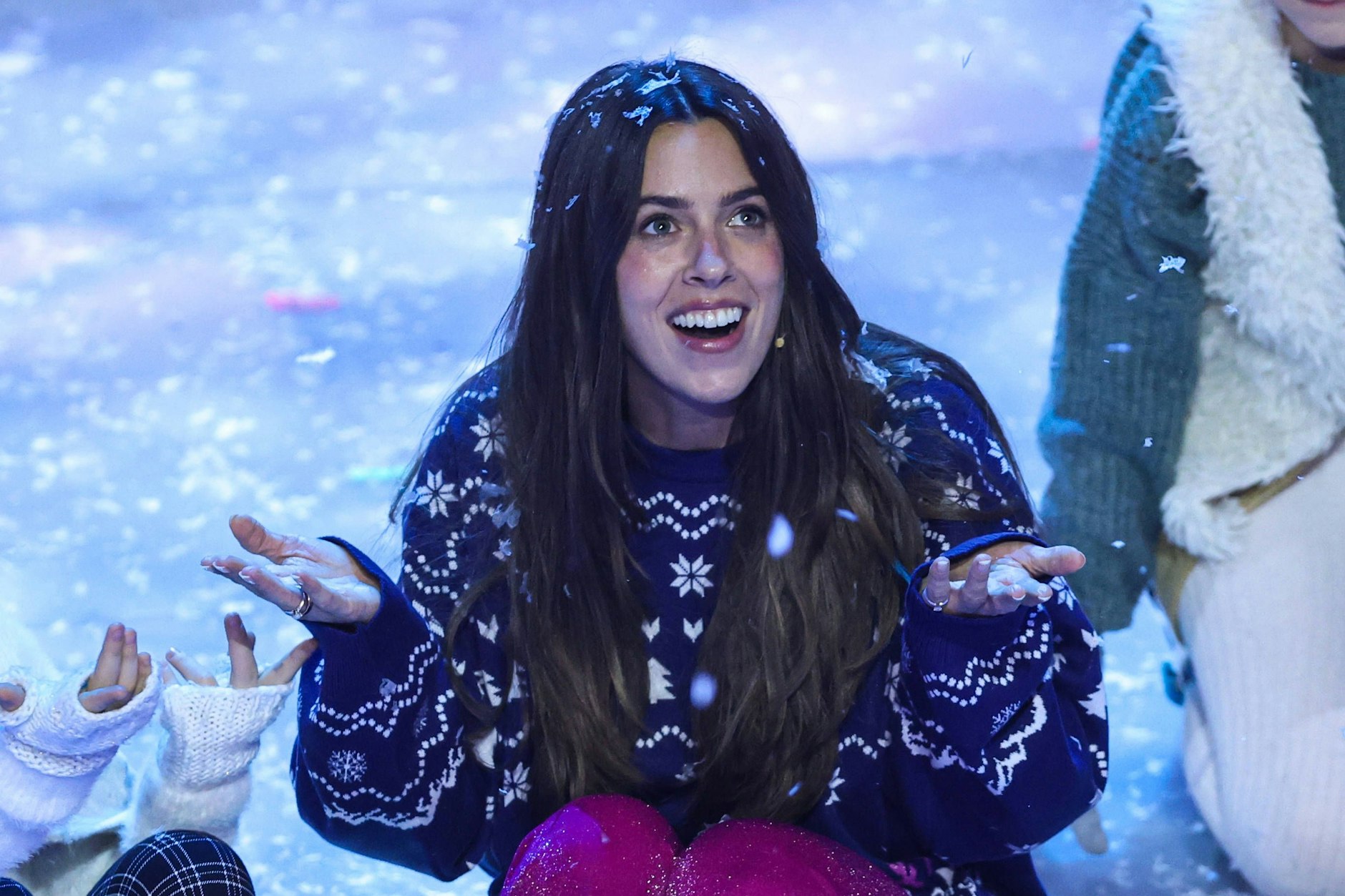 Vanessa Mai liebt die Weihnachtszeit: „Nach Halloween wurde sofort der Weihnachtsbaum aufgestellt“, erzählt sie.