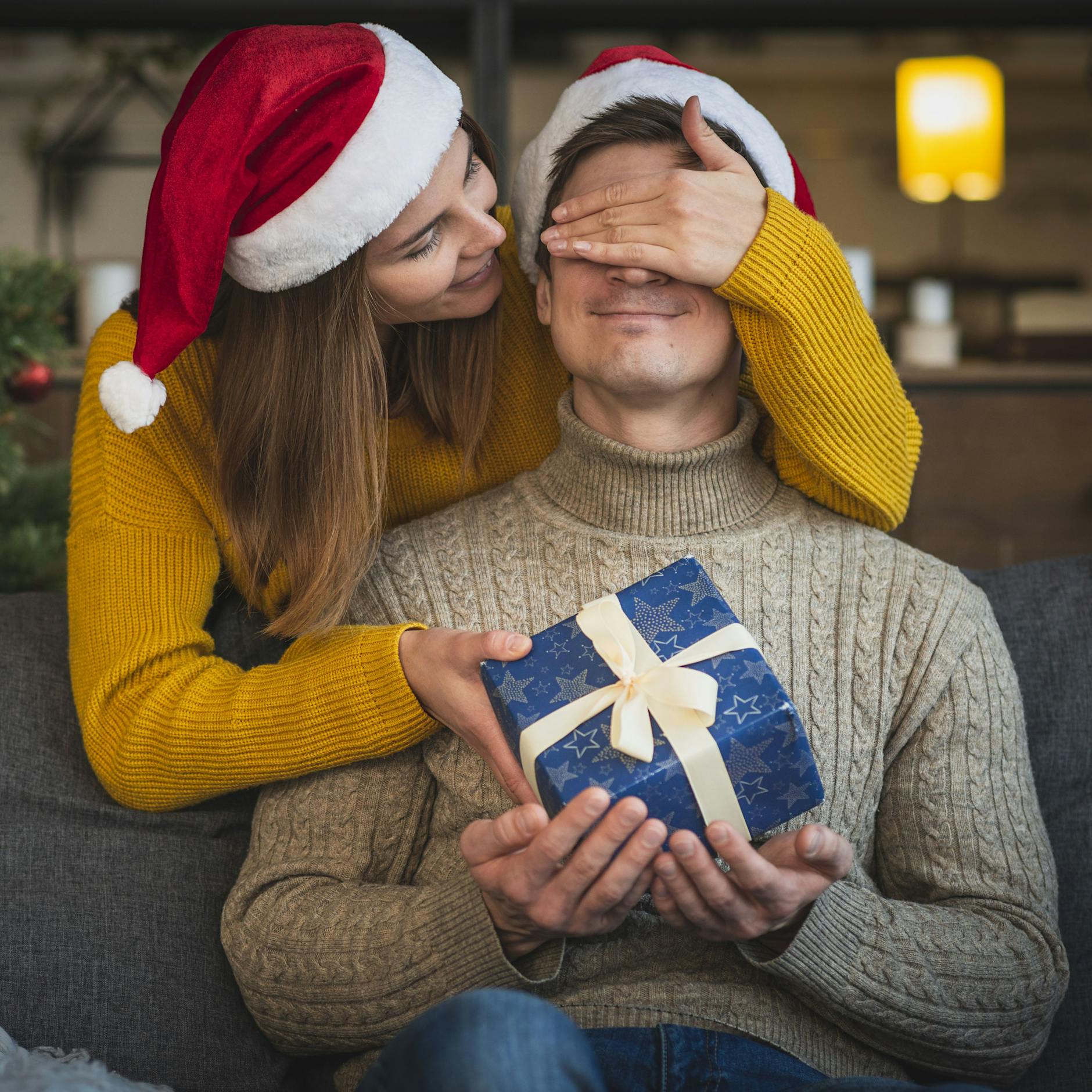 Erotische Geschenke: So wird der Tannenbaum zum Liebesbaum