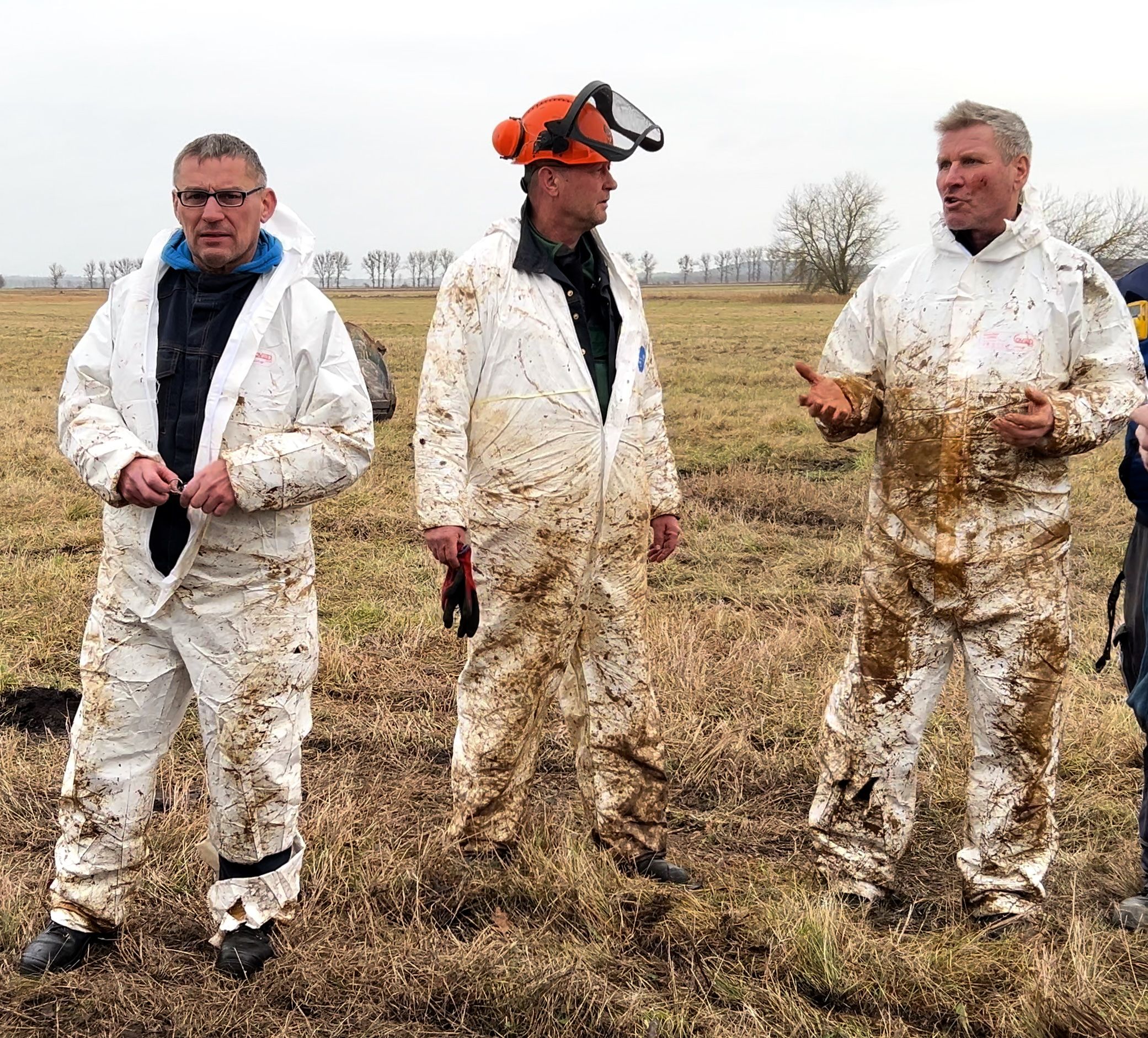 „Mit einem blauen Auge davongekommen“: Freiwillige Feuerwehr rettet Betreiber von Leck-Pipeline