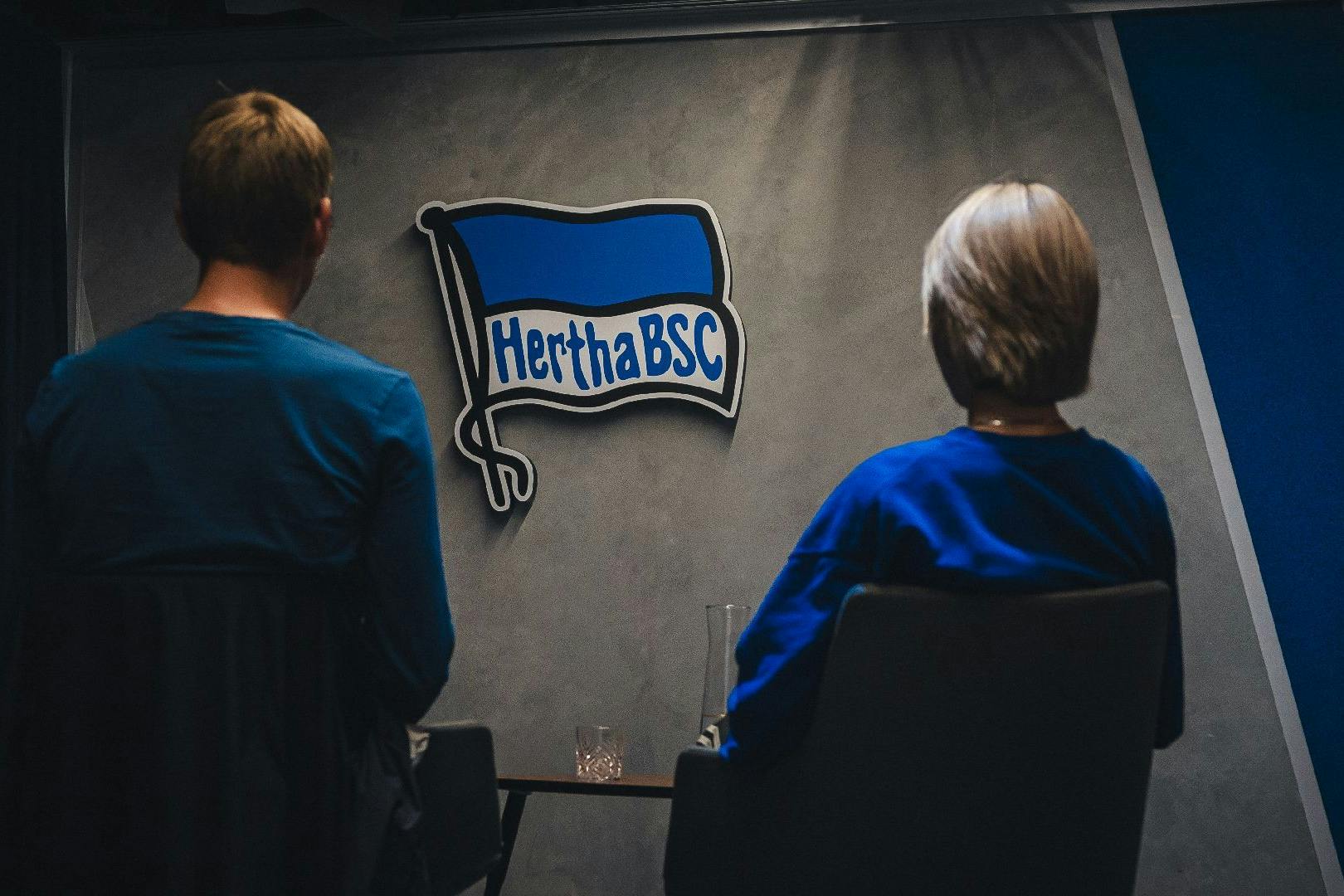 Schwester und Bruder des toten Hertha-Fans Konsti gaben dem Klub ein Interview, wollten aber anonym bleiben.