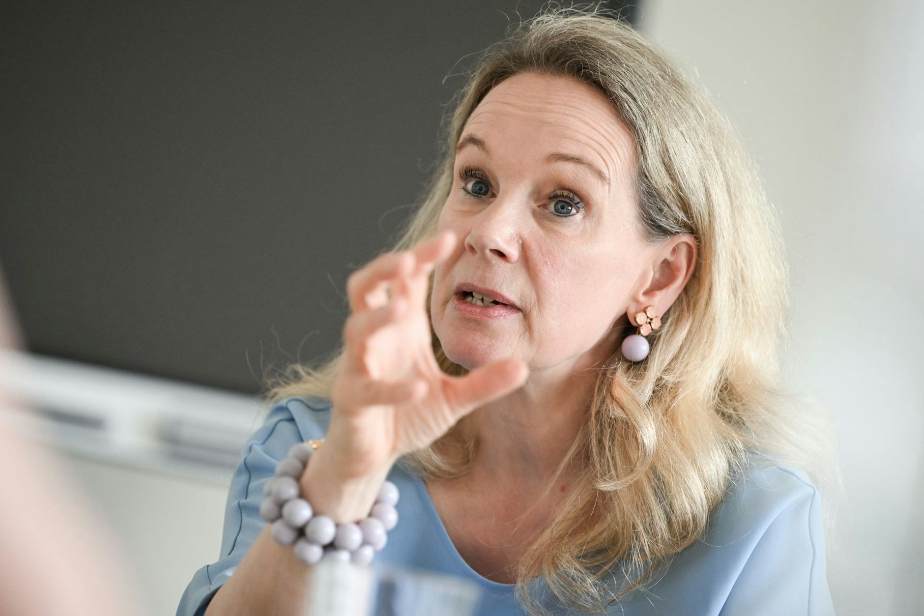 Sarah Wedl-Wilson (parteilos), Kultursenatorin in Berlin, distanziert sich von der umstrittenen Veranstaltung.