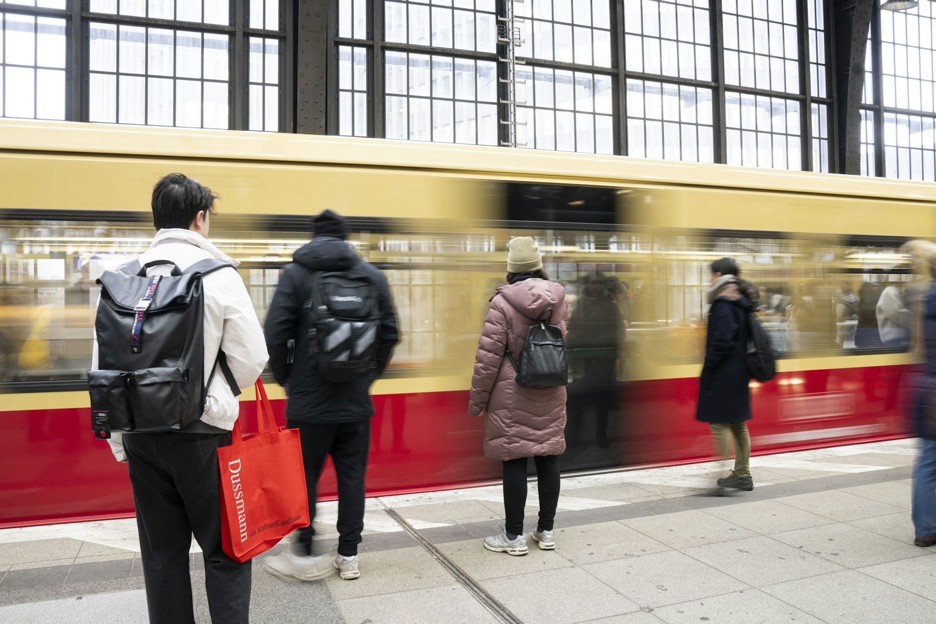 Mehrere S-Bahn-Linien sind wegen Reparaturarbeiten unterbrochen.