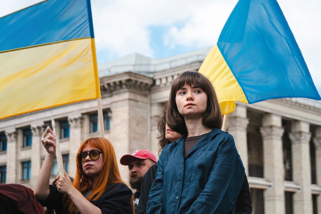 Kiewer Alltag im Krieg: Ein Leben zwischen Cafés und Panzersperren