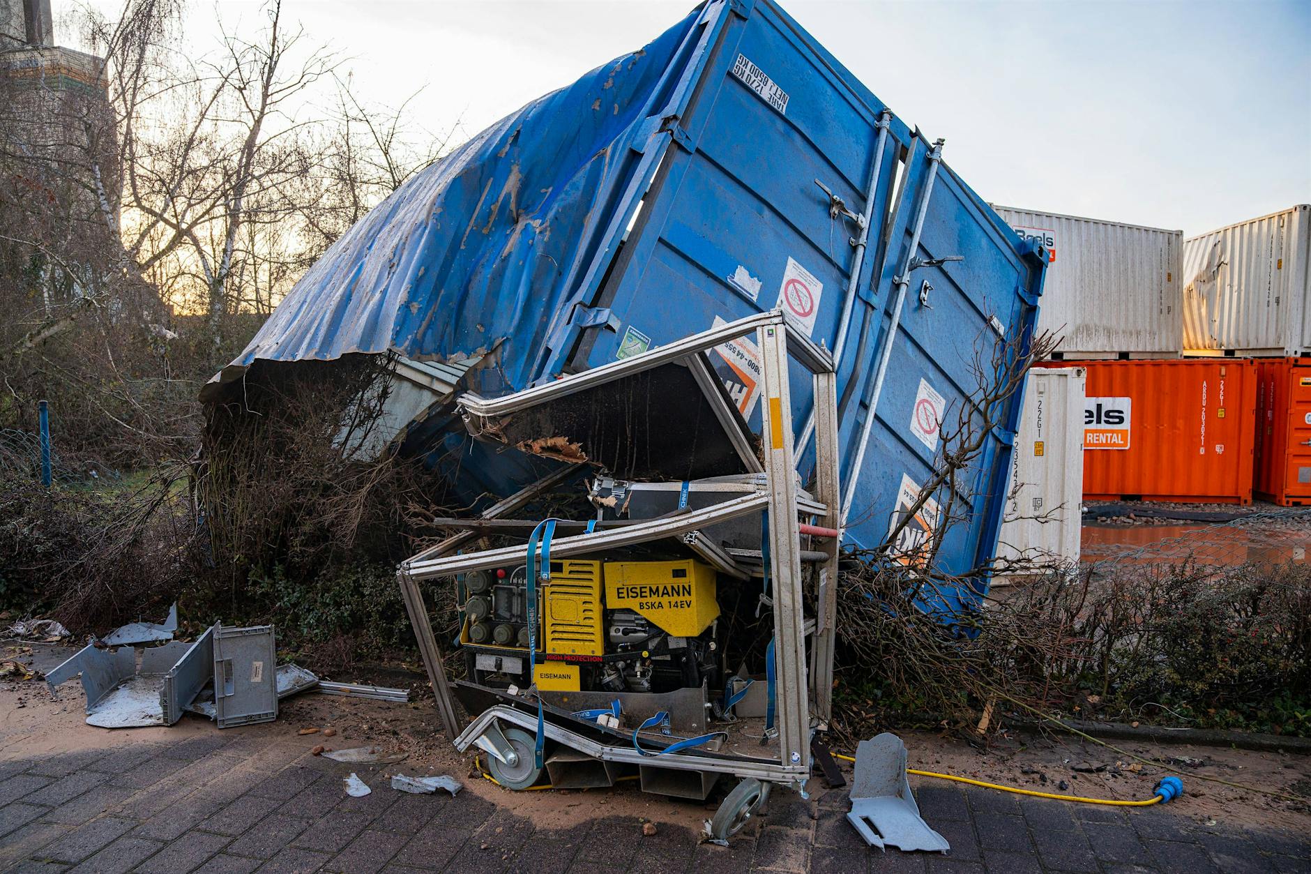 Verwüstung in Hanau: Sprengstoff-Experten verwechseln Bombe