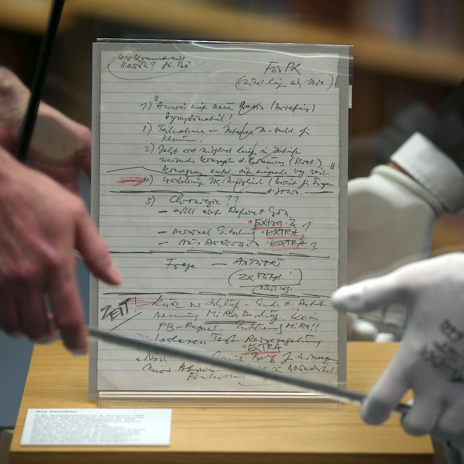 „Schabowski-Zettel“ zum Ende der DDR: Verkäufer des historischen Dokuments müssen offenbart werden