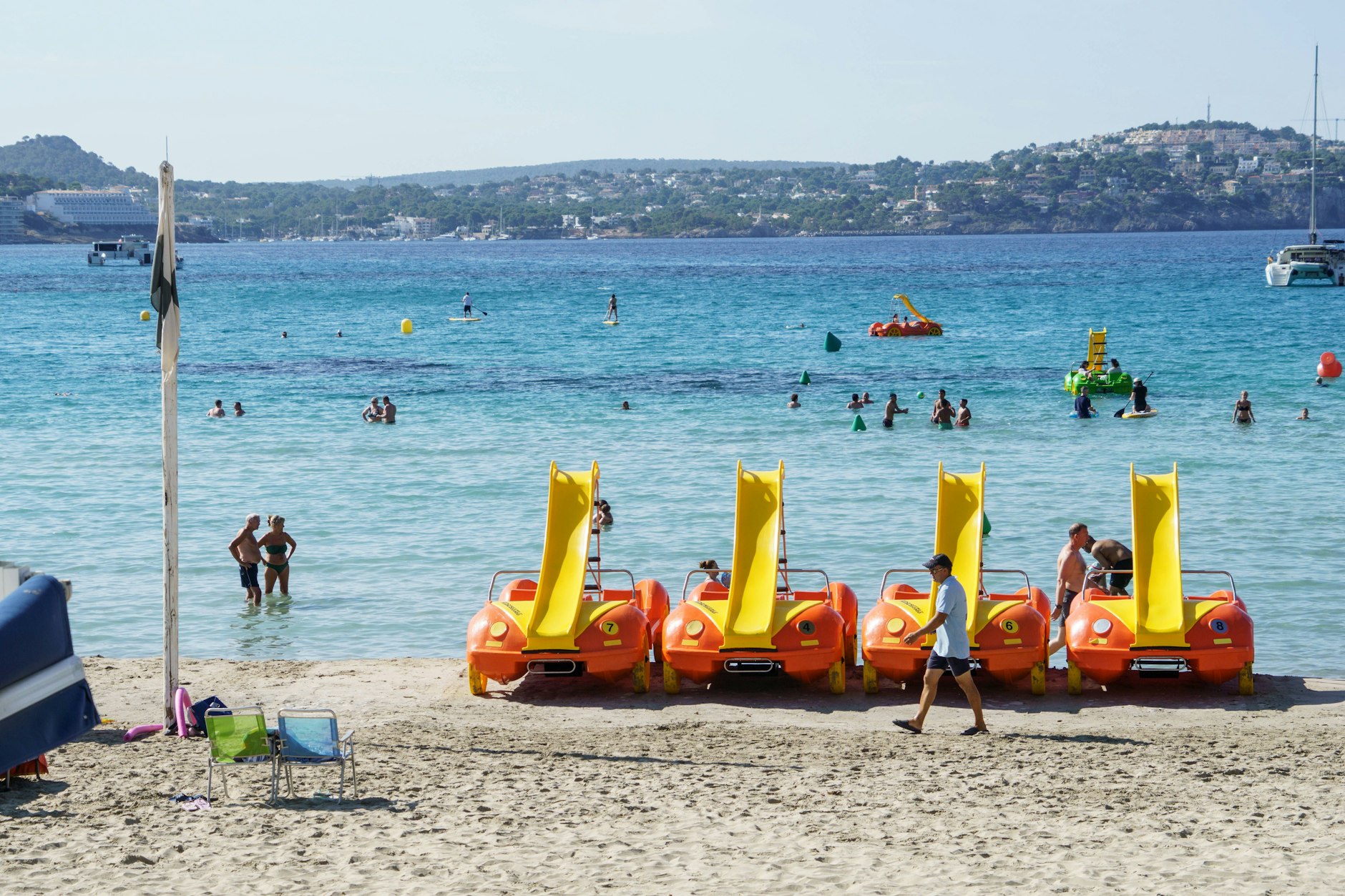 Auch die Preise für Tretboote und andere Strandangebote in Palma steigen spürbar.