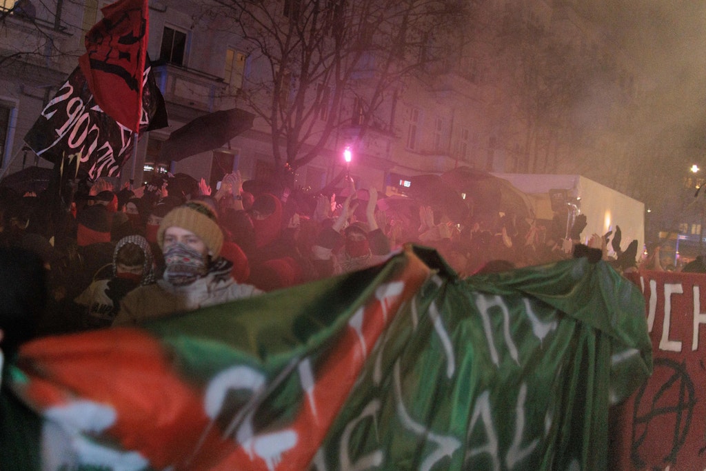 Anti-Polizei-Demo-zieht-durch-Berlin