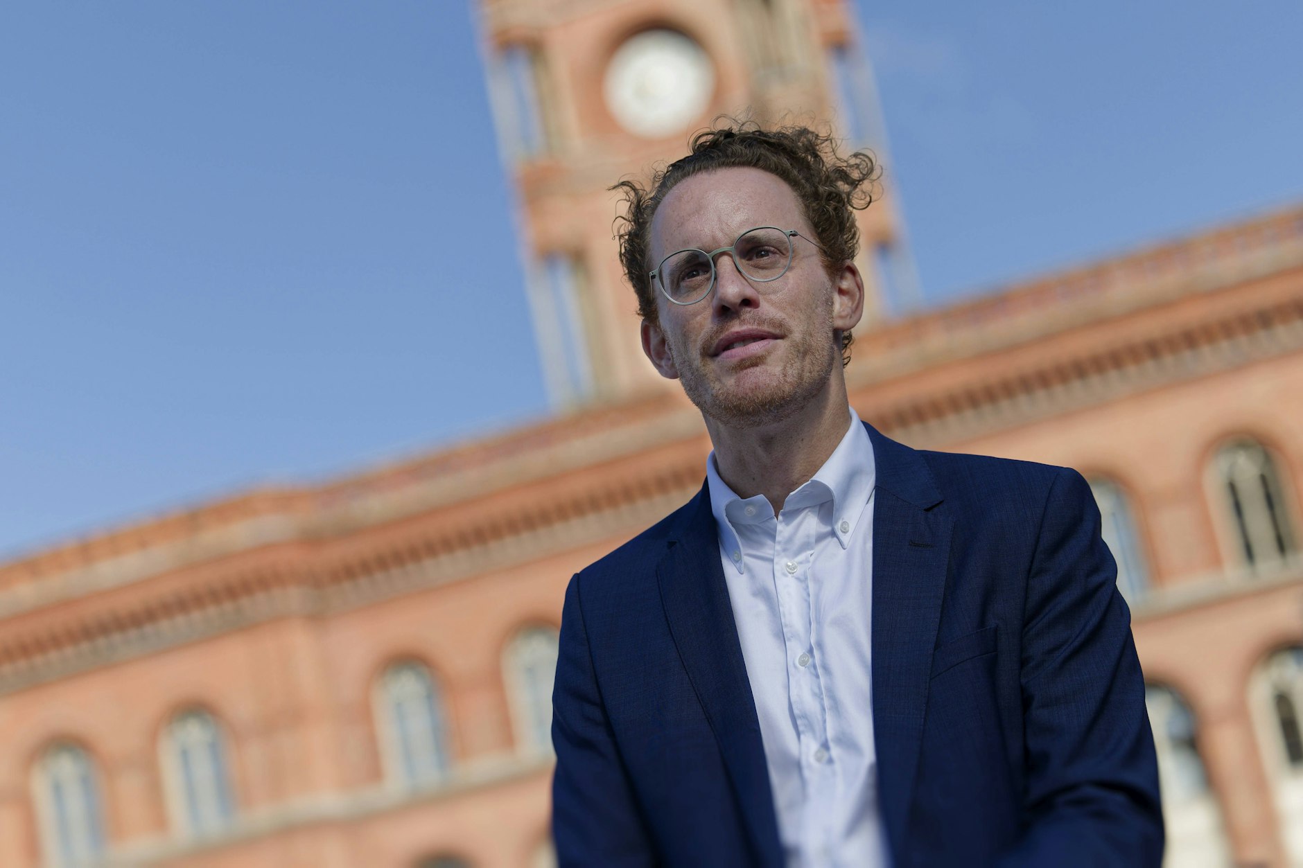 Er ist Berlins oberster Denkmalschützer: Jetzt ist auch er gegen den  Abriss des einstigen DDR-Spaßbades SEZ.