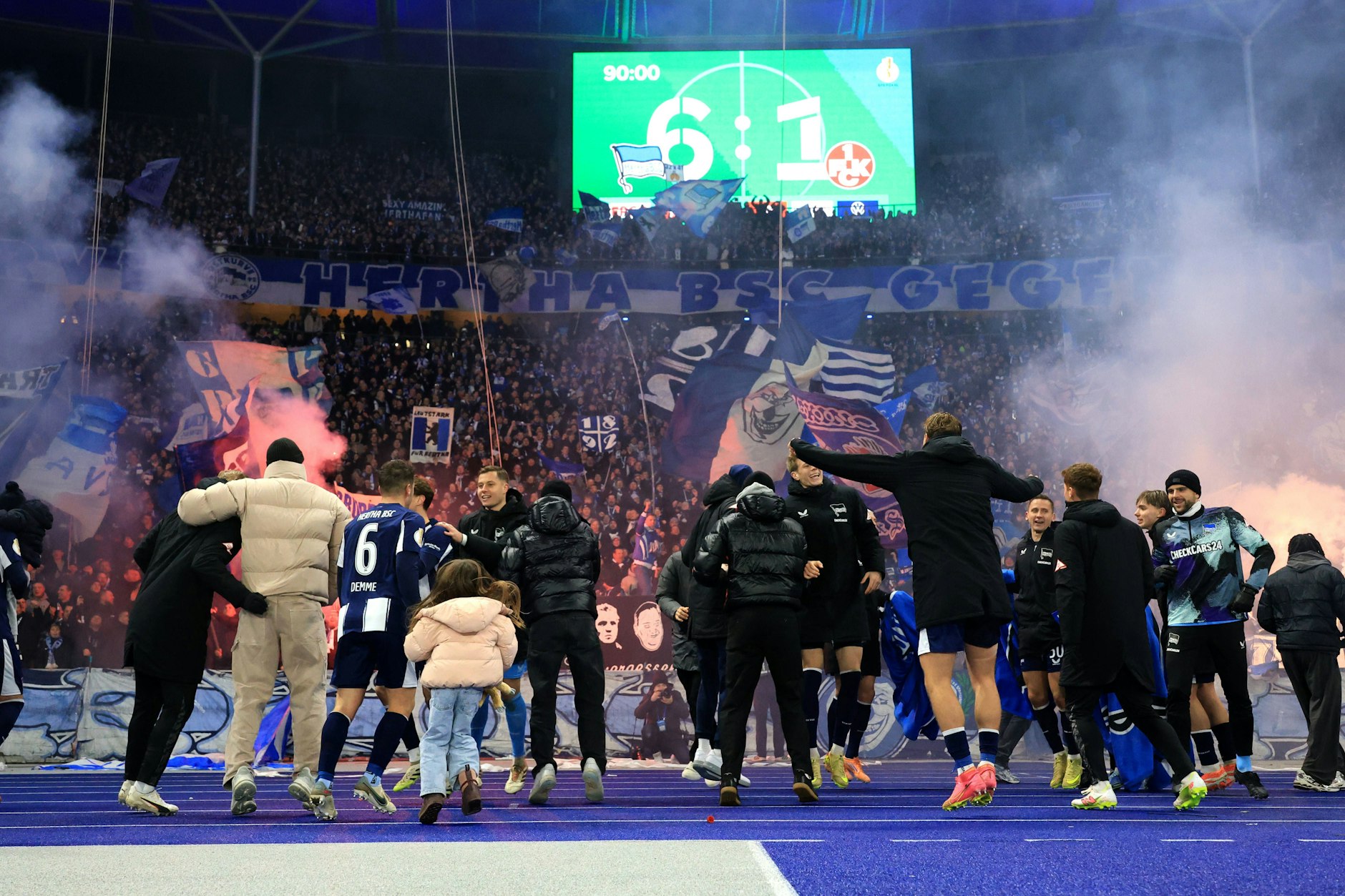 Für die Visionen von Geschäftsführer Peter Görlich muss Hertha BSC noch viele solche Sternstunden wie beim Sieg im Pokal gegen den 1.FC Kaiserslautern (6:1) auf den Rasen zaubern.