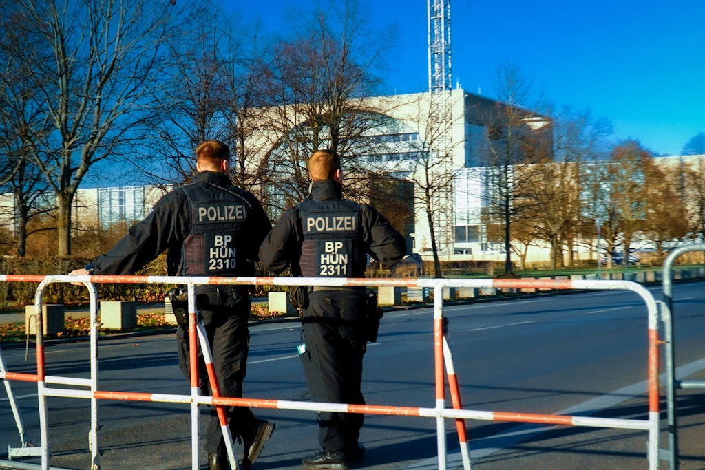 Deutschland bot die Bühne, Regie führte Washington