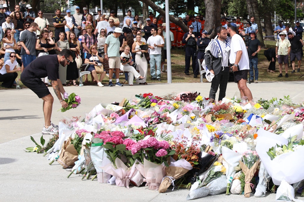 Terrorakt in Australien: Polizei kündigt Anklage gegen überlebenden Schützen an