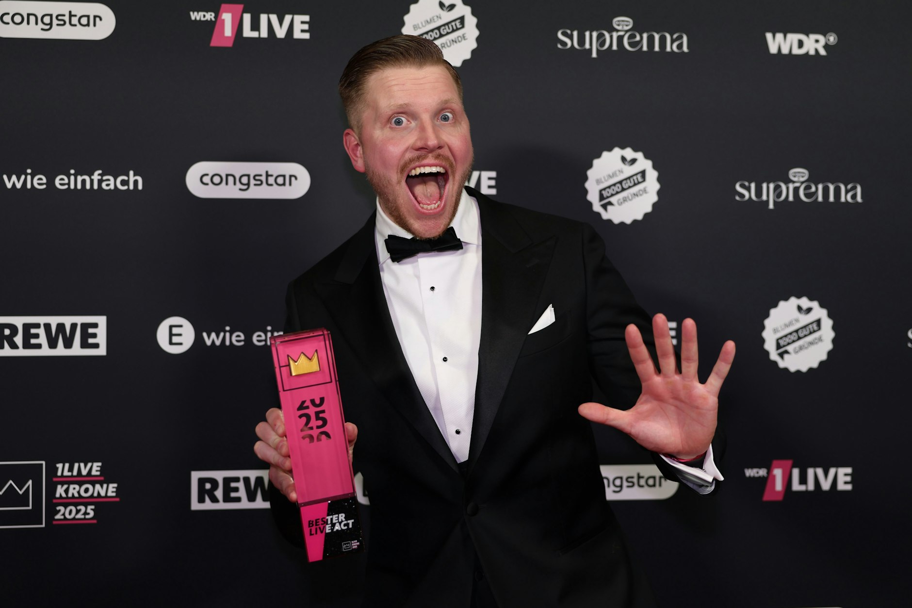 Finch, ostdeutscher Künstler und Gewinner der 1Live-Krone für den besten&nbsp;Live-Auftritt 2025, veröffentlicht am 18.12. „Kein Bock auf Krieg“.