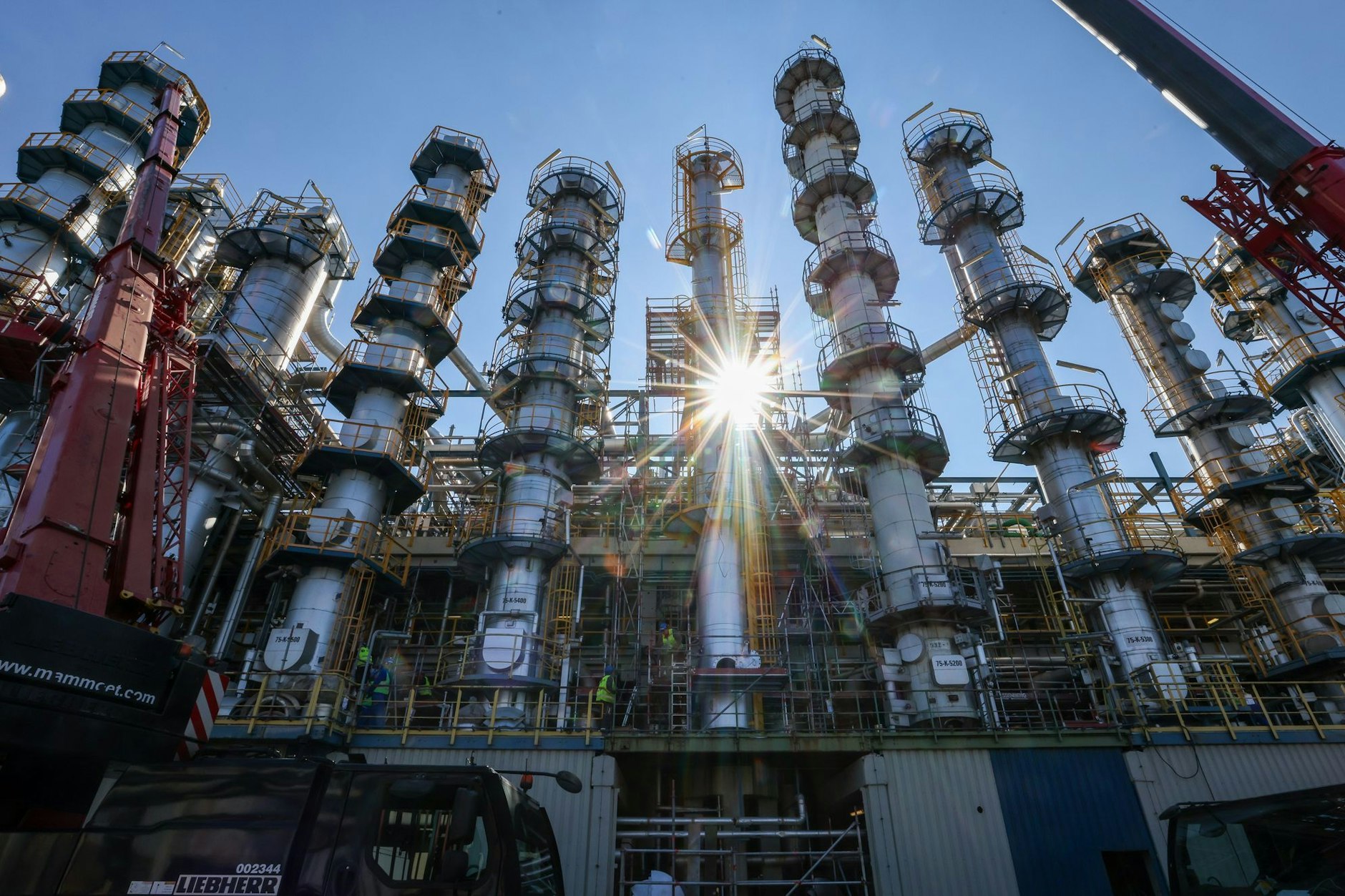 Die Chemieindustrie in Ostdeutschland fürchtet um Tausende Arbeitsplätze.