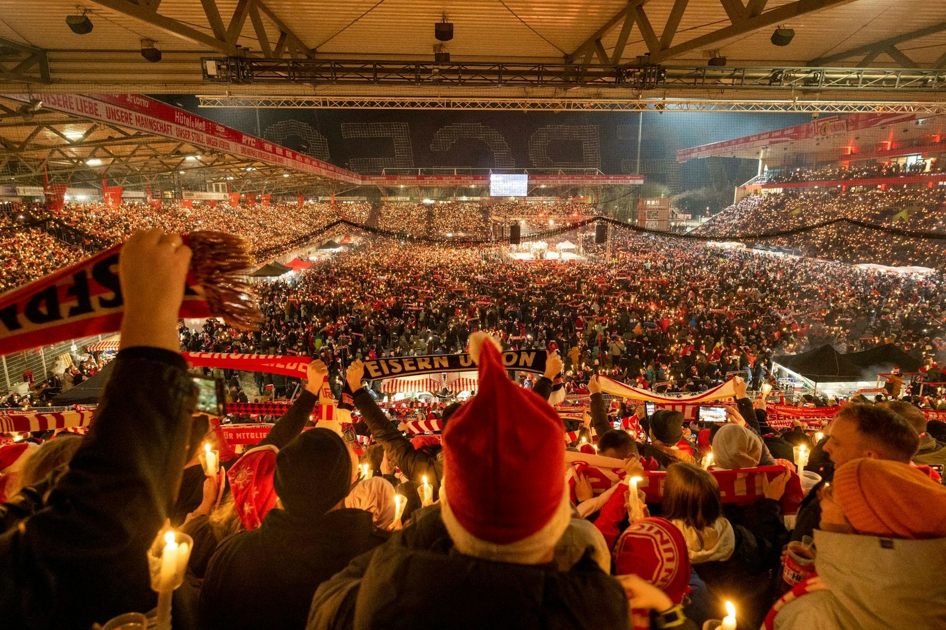 Heiß begehrt: Tickets zum Weihnachtssingen im Stadion An der Alten Försterei sind schwer zu kriegen.