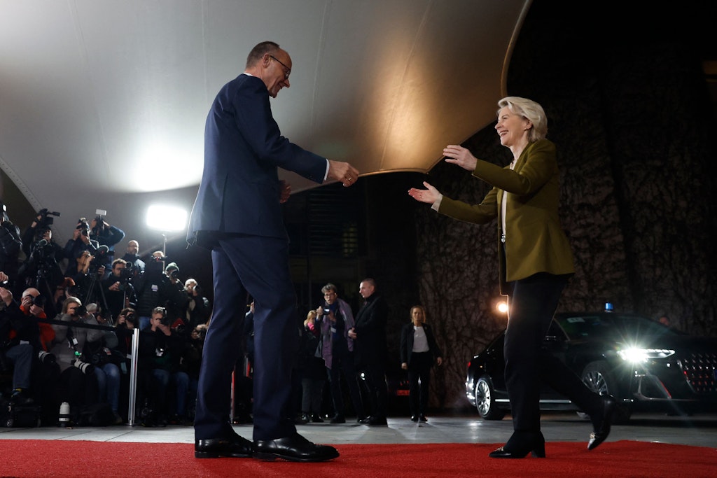 Von der Leyen ohne Geld: Kommt Friedrich Merz als „Weißer Ritter“?
