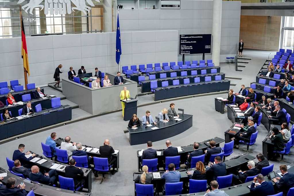 CSU-Politikerin sorgt für Empörung im Bundestag: „Wer Wohneigentum abbezahlt, wird nicht arbeitslos“