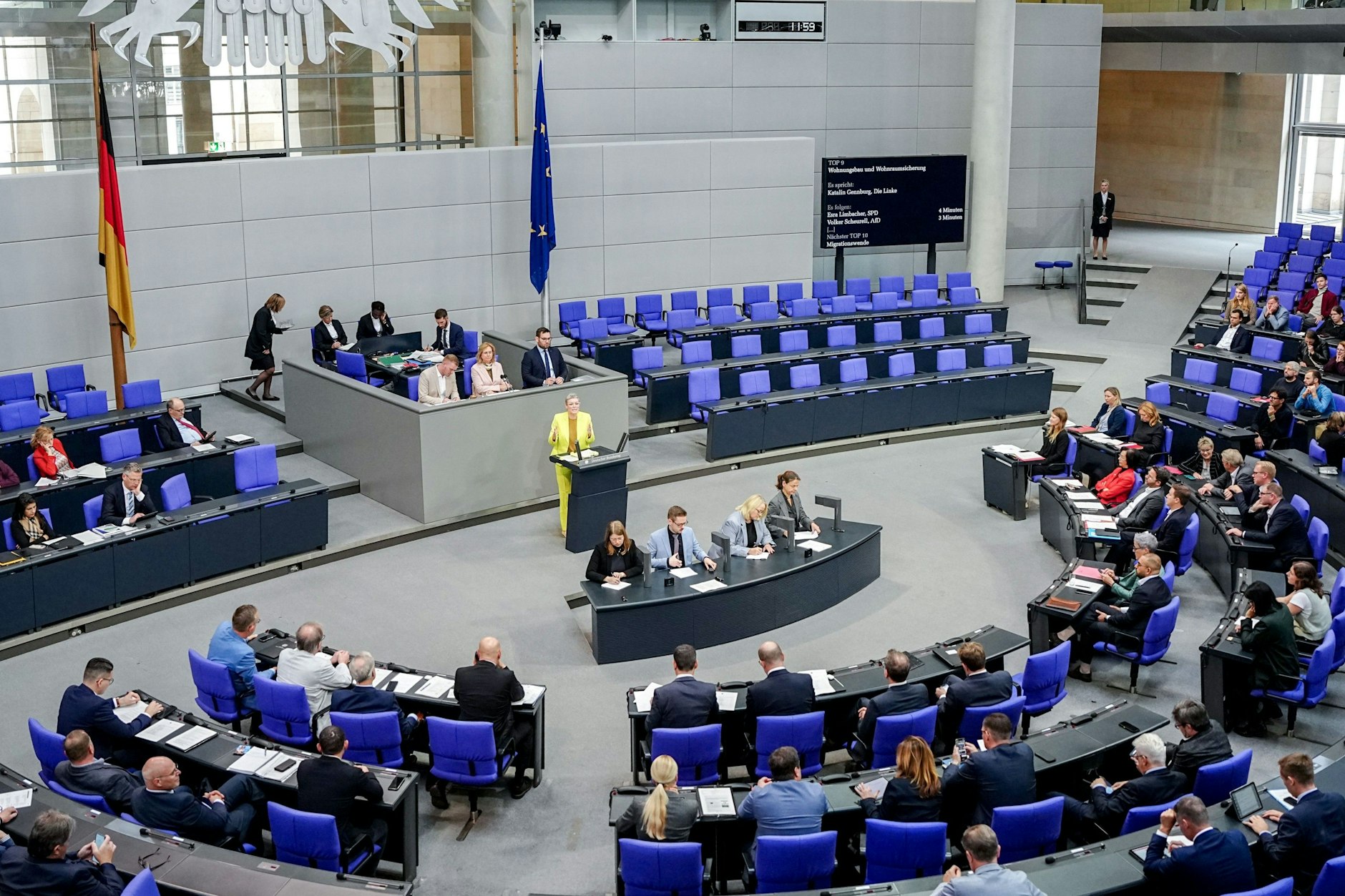 Eine Äußerung der CSU-Abgeordneten Wittmann zur Wohnungspolitik hat im Bundestag für kontroverse Debatten gesorgt. Besonders aus den Reihen der Linken kommt scharfe Kritik.
