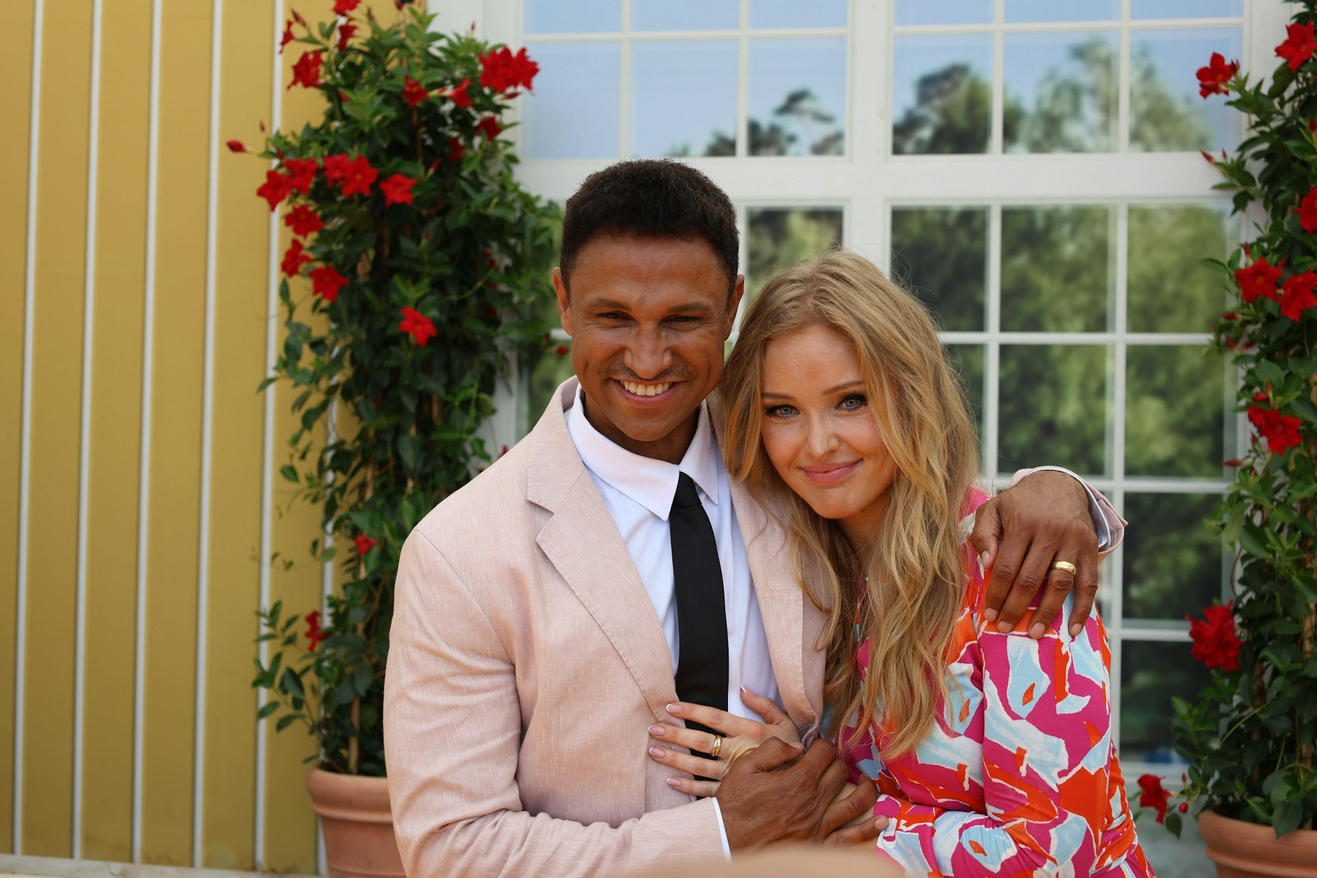 Einer ihrer letzten gemeinsamen Auftritte in diesem Sommer: Daniel und Patrice Aminati sind seit April 2022 verheiratet und haben eine kleine Tochter.