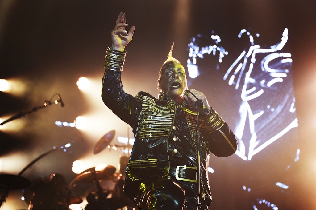 Till Lindemann in neuem Weihnachtslied: „Wie Unkraut sprießt der Feminismus“