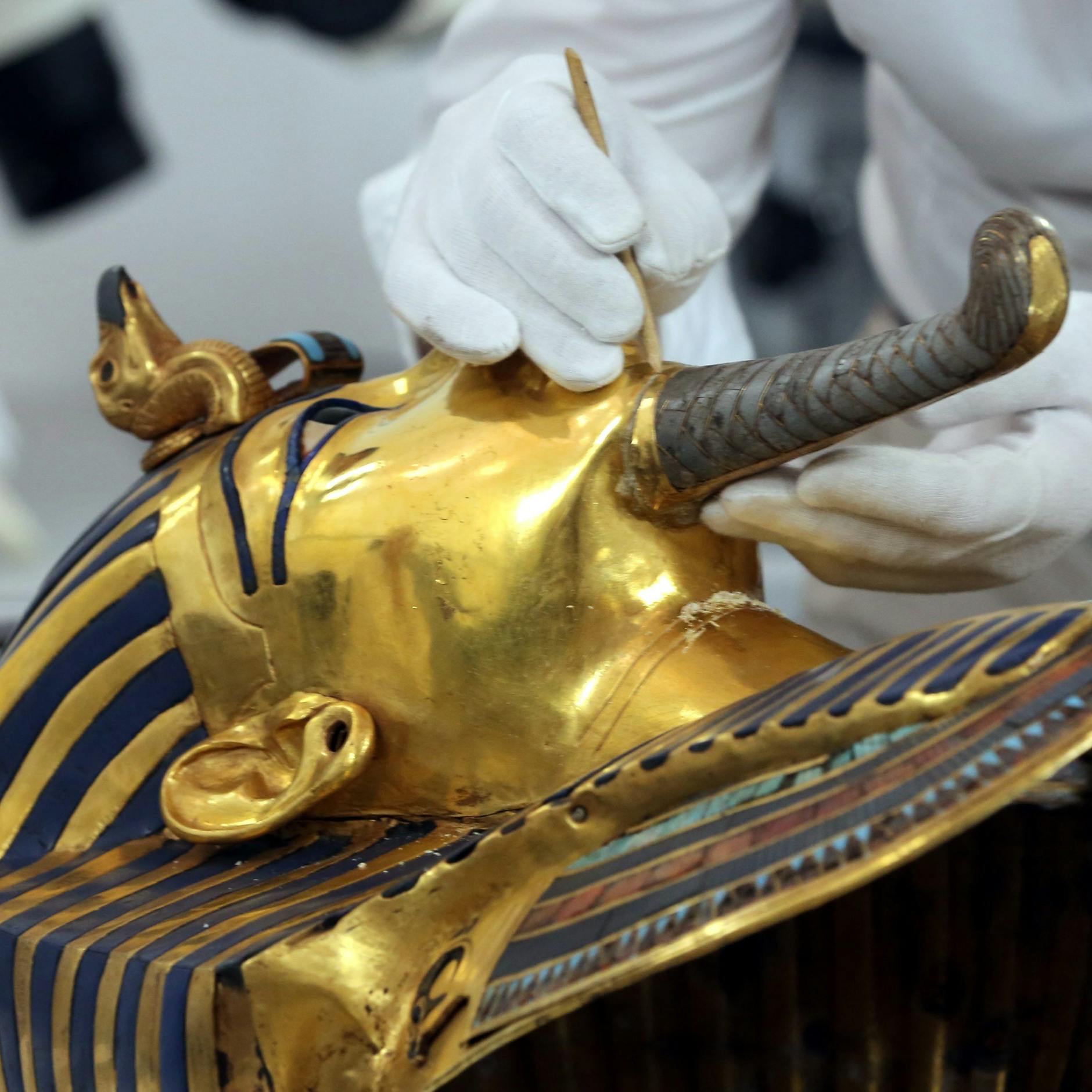 Image - Und plötzlich ist die goldene Krone kaputt: Die schlimmsten Kunstunfälle in Museen