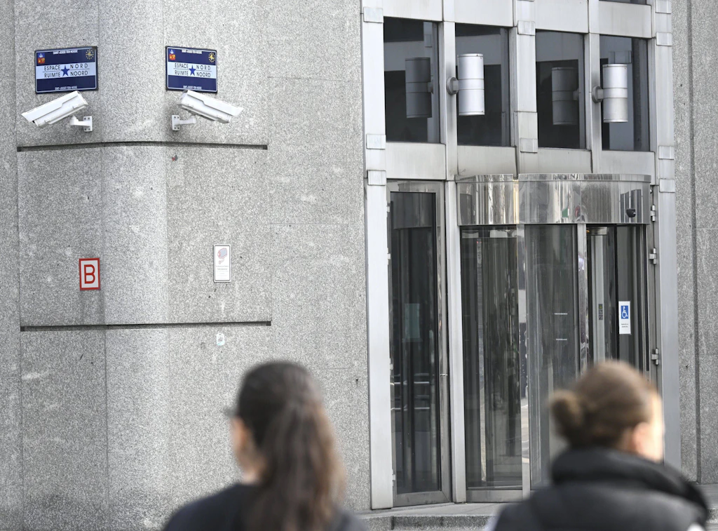 Russian intelligence services put pressure on Belgium over frozen assets - ...